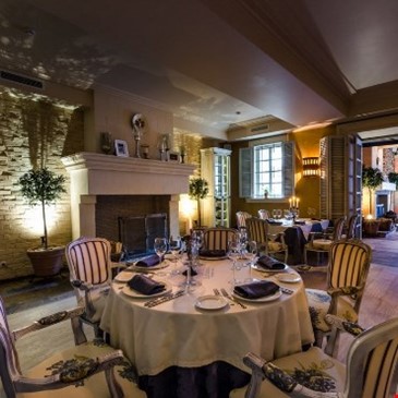LA TAVERNA