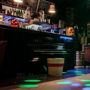 FRIENDS ONLY BAR